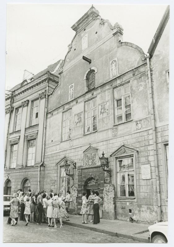 View of the former Mustpeade Brotherhood house on Pikal Street.