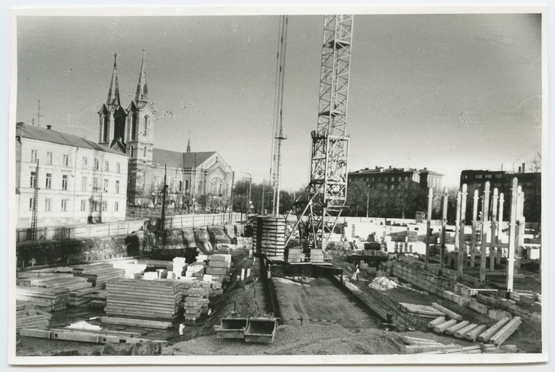 Construction of the library in Tõnismäe