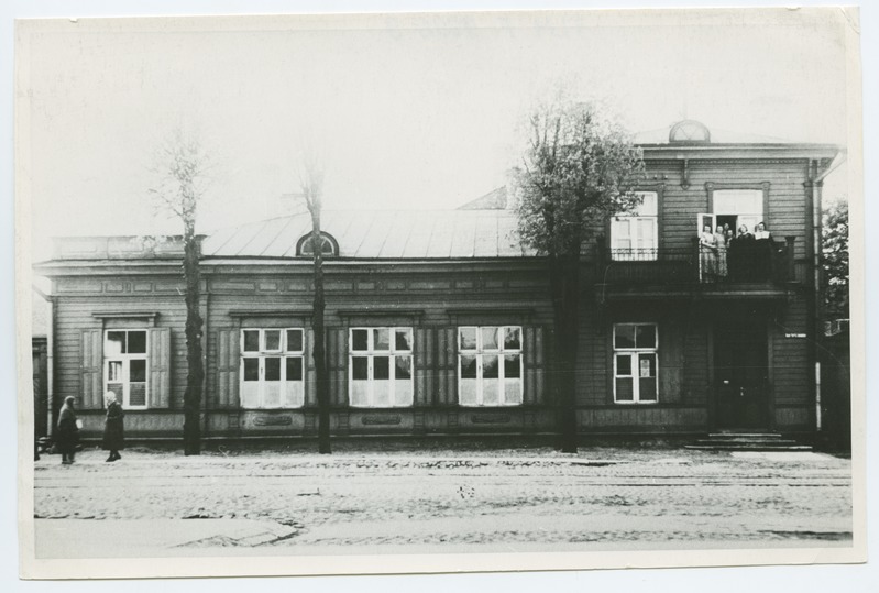 External view of Tallinn 12th primary school, Tartu mnt. 44.