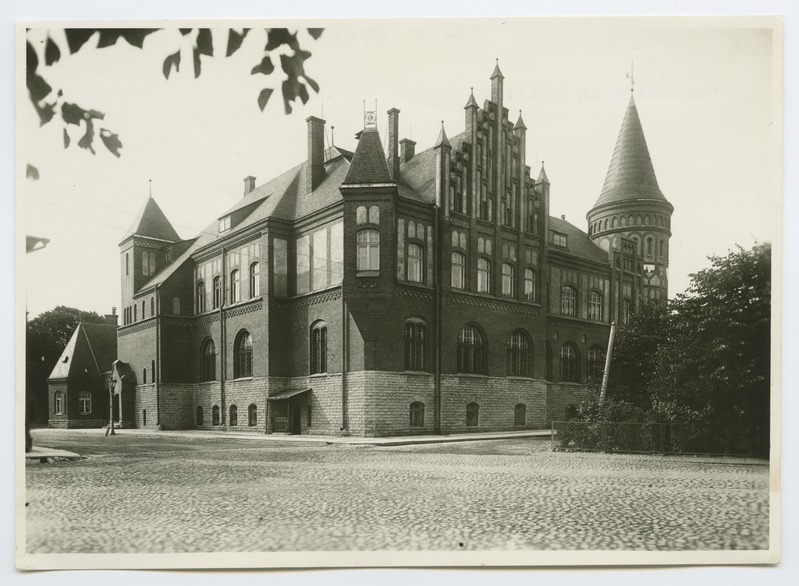 Former Maapanga building Estonia pst. And on the corner of Sakala Street.