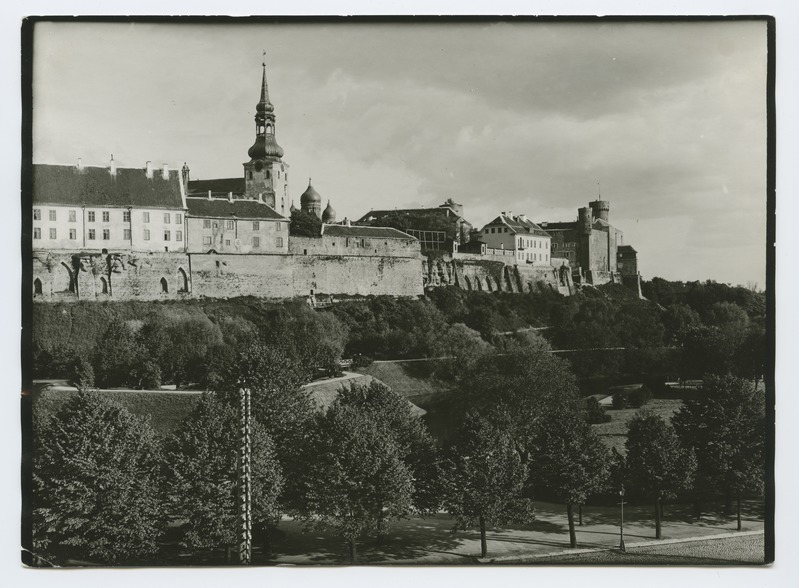 Toompea slope, view by the Baltic Station.