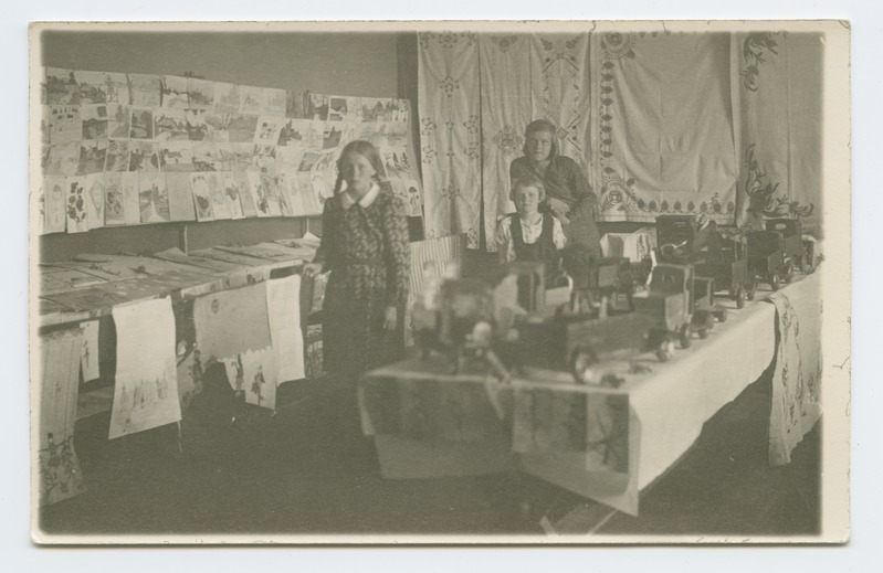 A crafts exhibition in primary school.