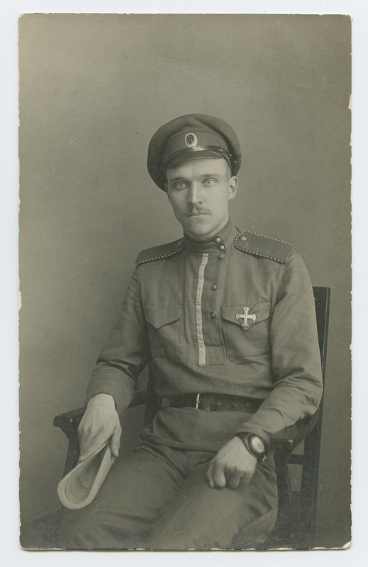 A portrait of a young man in military form, ateljeefoto.