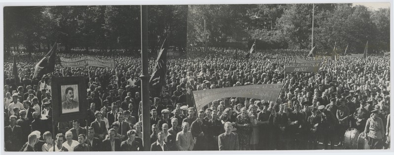 Tallinn, Workers' Demonstration in 1940 at the Freedom Square.