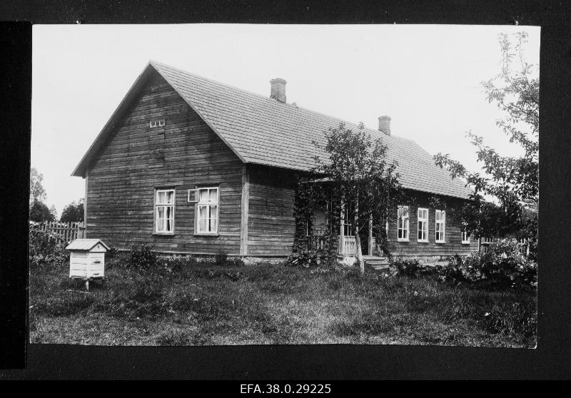 Suigu-Tabria primary school house. Built in 1903.