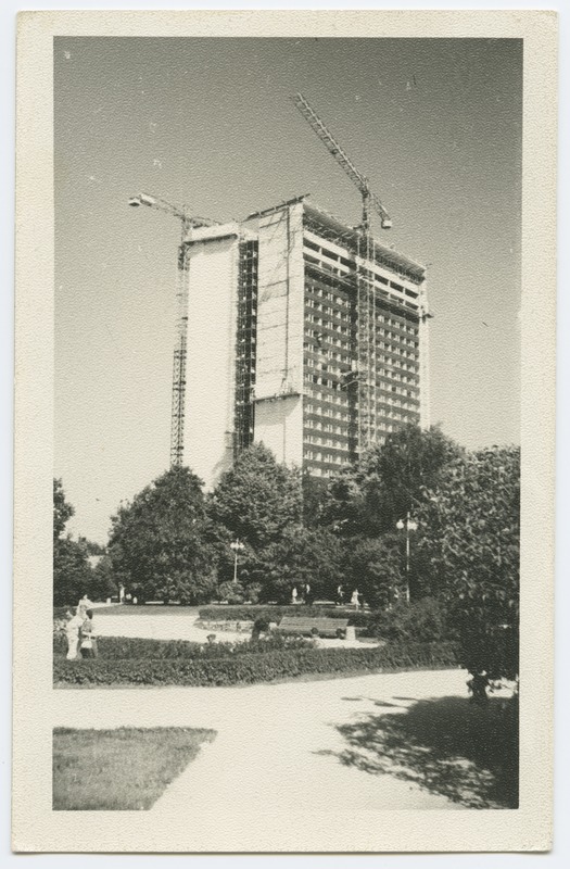 Construction of the Viru hotel