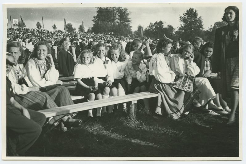 The 1950s song festival in Tallinn, a view of the song field, young listeners at the forefront.