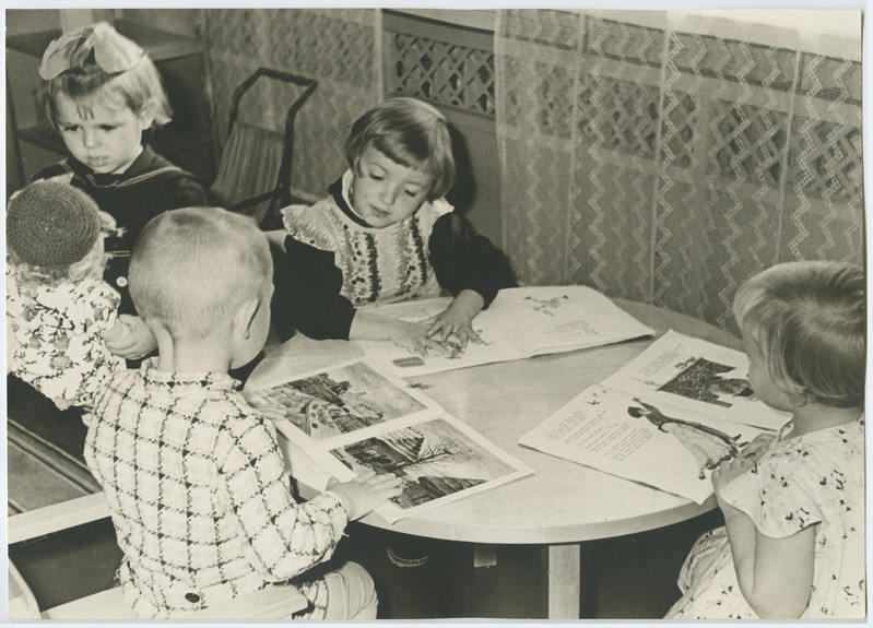 Tallinn 66. Kindergarten on Künka Street, children in the reading corner.