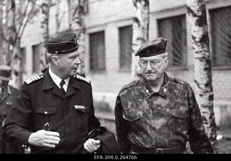 Admiral Jan Klenberg, Commander-in-Chief of the Finnish Defence Forces, and Commander-in-Chief of the Estonian Defence Forces, General Major Aleksander Einseln Paldiski.