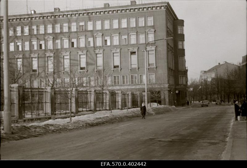 Radio owner on Kreutzwald Street.