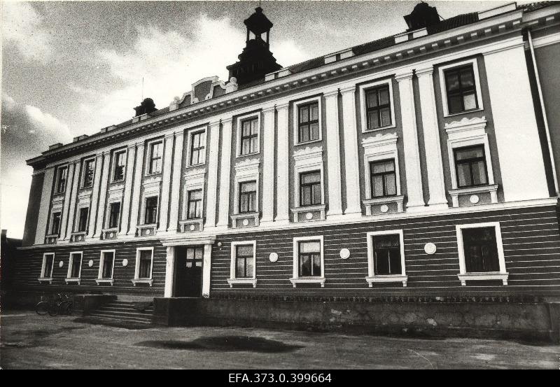 View of Vastseliina Sanatoorse Internate School building.