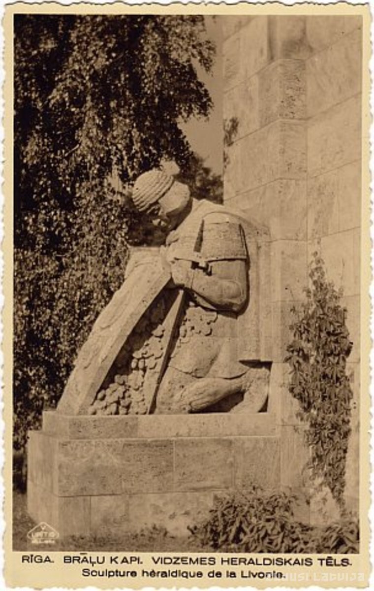 Riga. The graves of brothers. Vidzeme Heraldic Image, Sculpture hèraldique de la Livonie