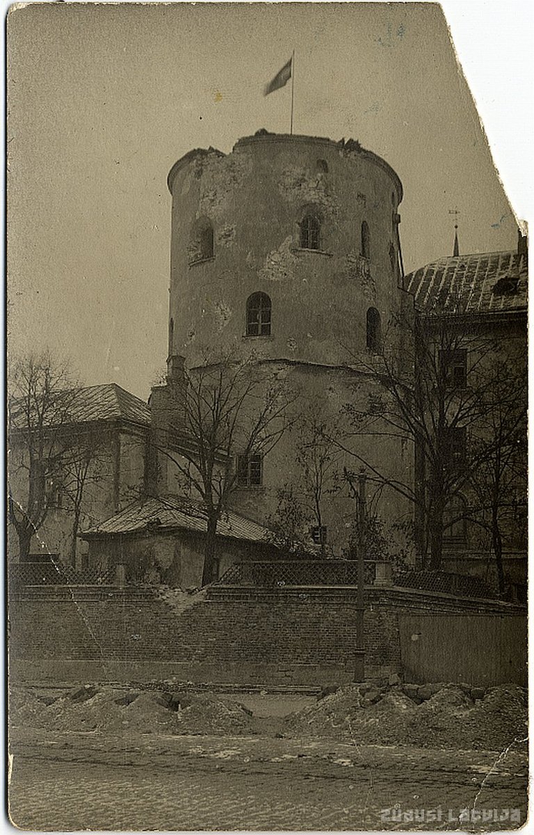 Bermontyade. Riga Castle after Artillery Fire