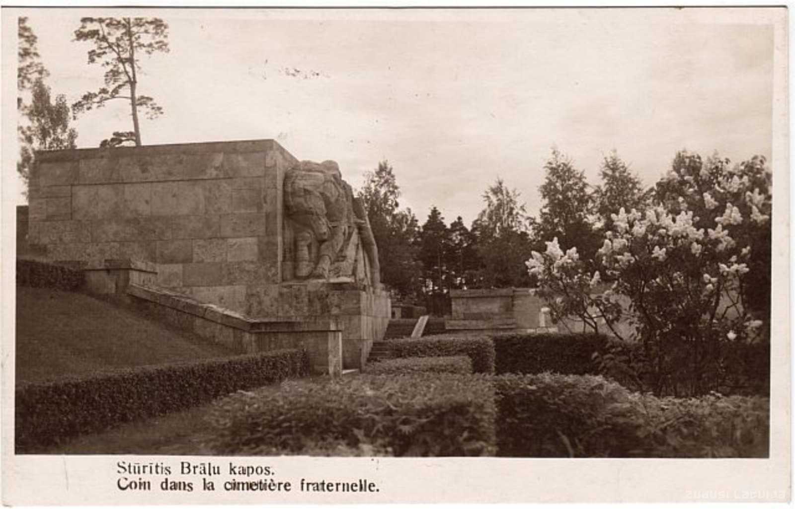 Coin dans la cimetière brotherelle, Riga. Corner in the Brothers' graves