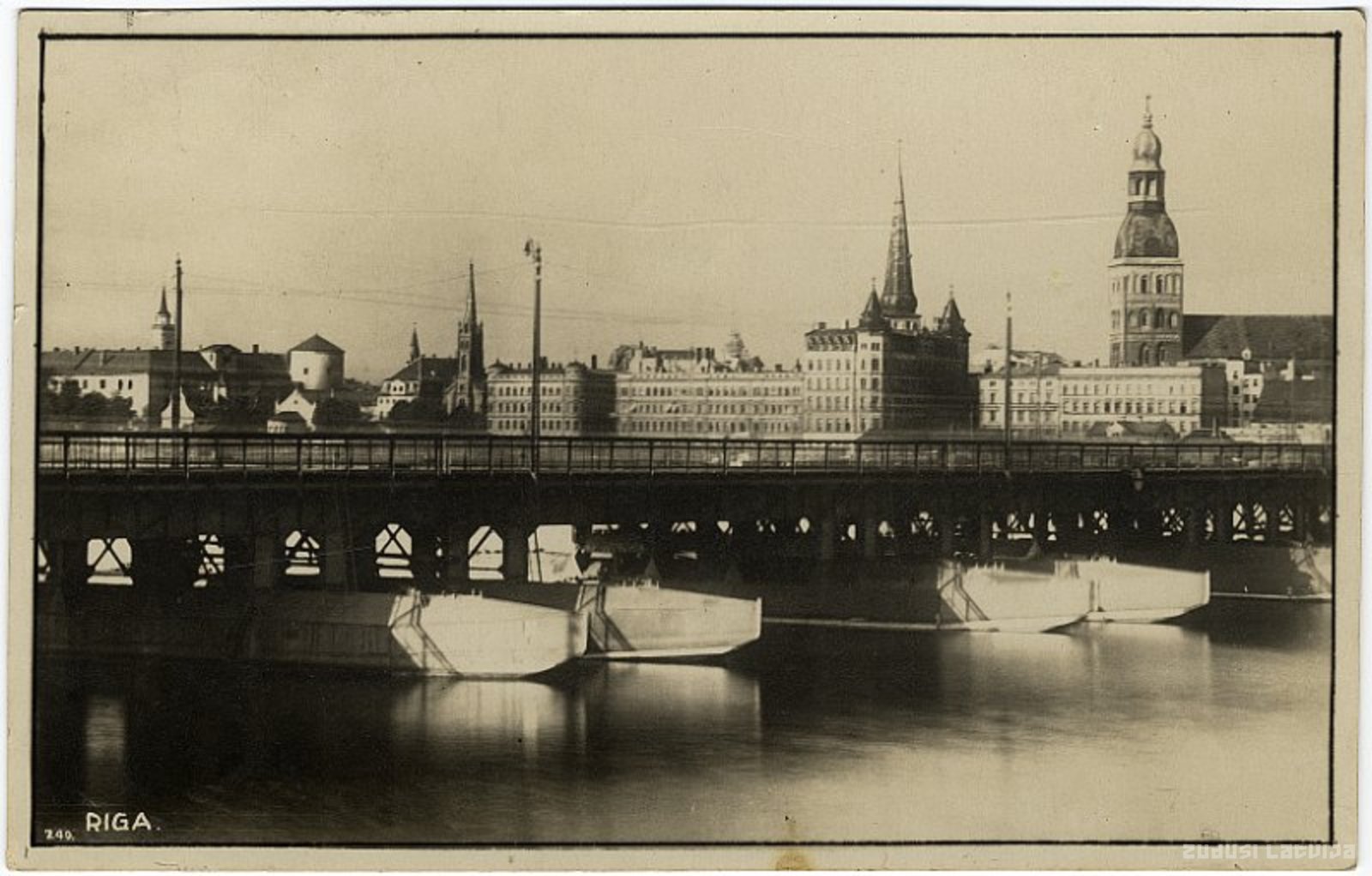 Riga. Ponton bridge