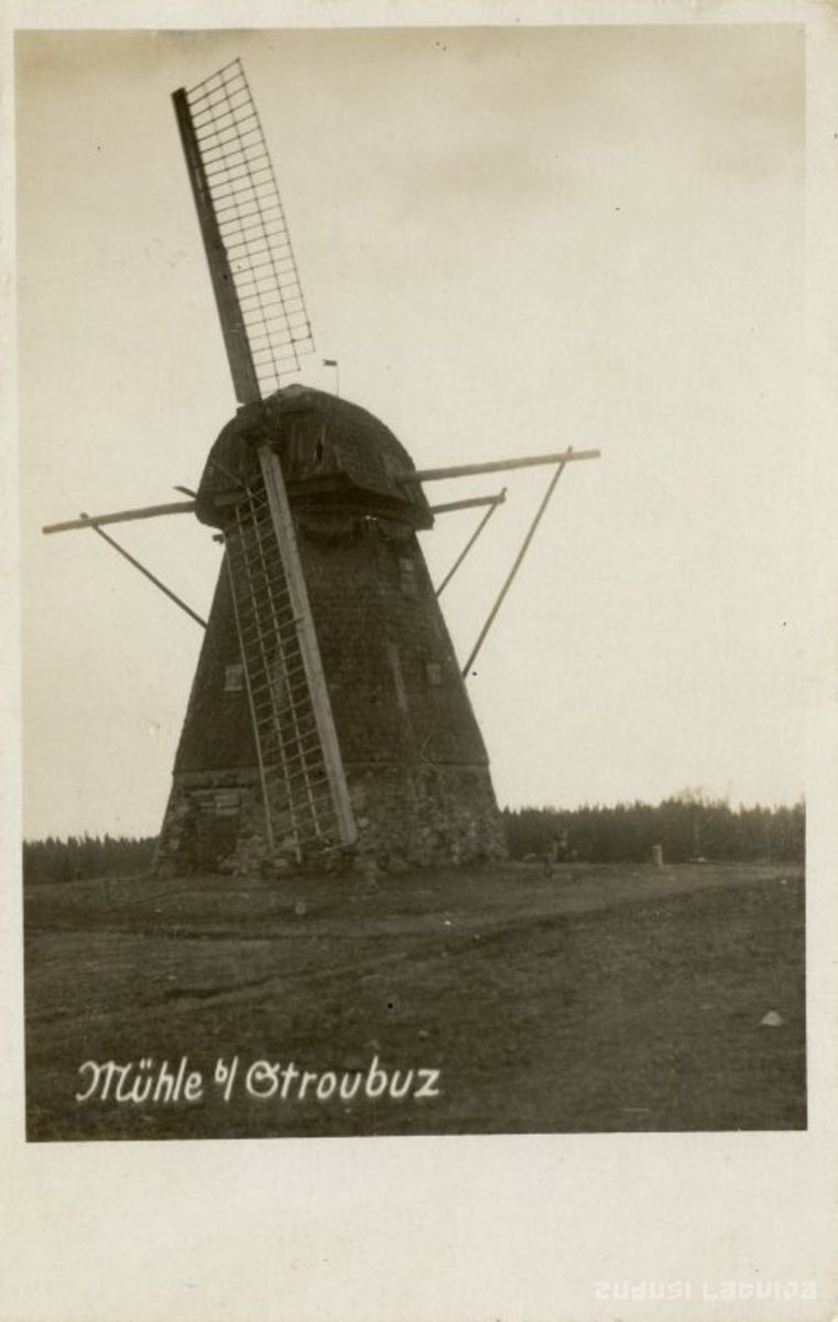 Congregation. Windmills at "Strobiču" home