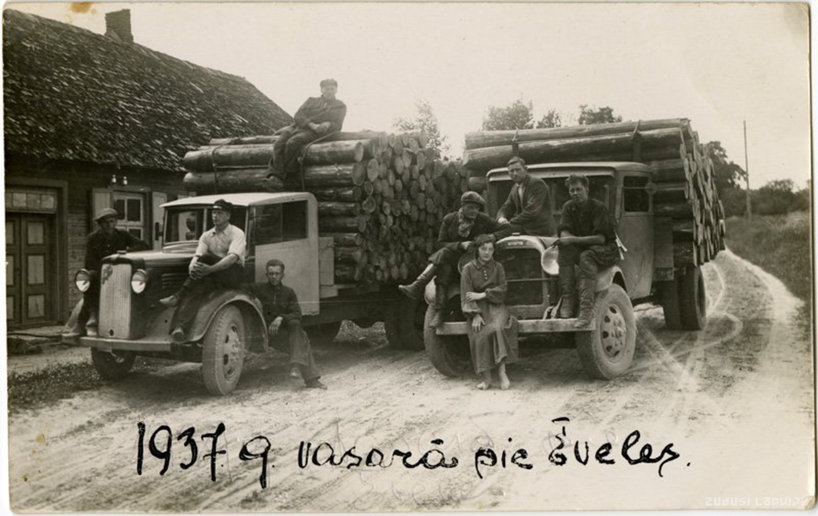 Date after writing to the photo: "In the summer of 1937 at Ēveles"