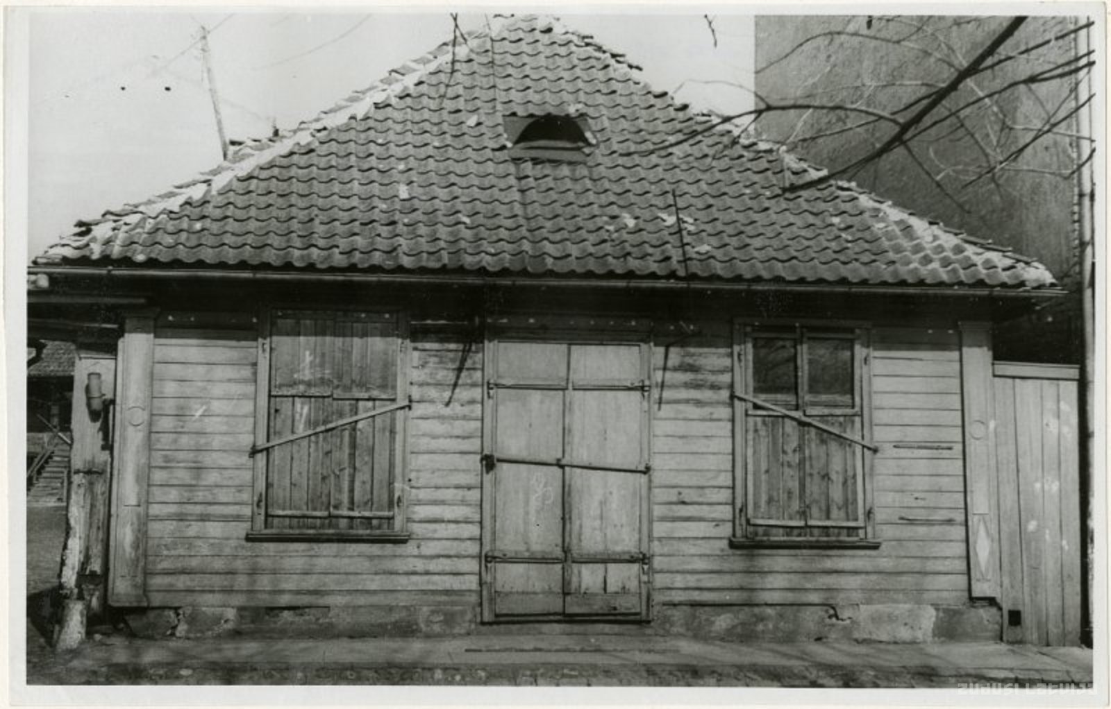 Riga. Wooden building in Jersikas Street 35