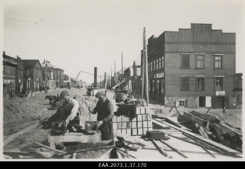 Construction of Pärnu Suursilla, construction of bricks