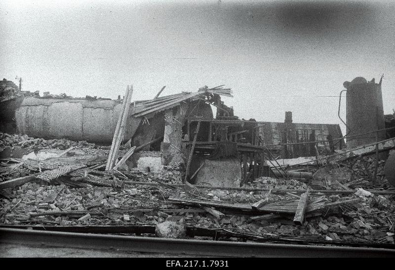 The ruins of the plant for immoving railways.