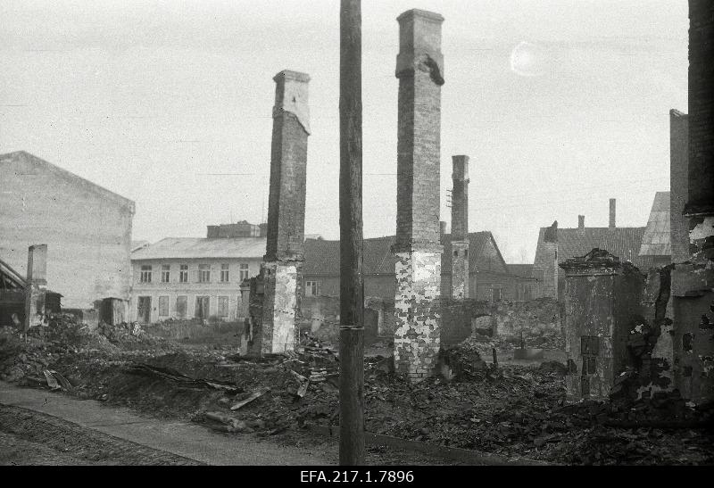 The ruins of living houses.