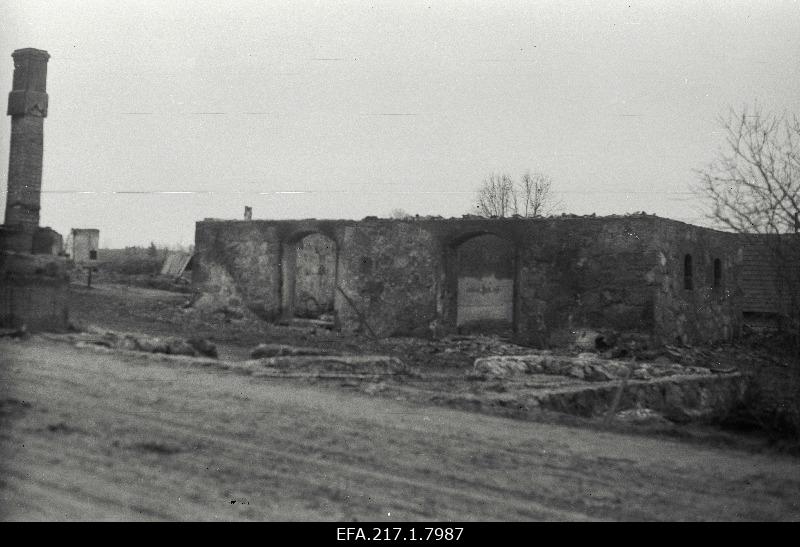 Ruins of the adjacent building of the apartment and store in Vaoküla.