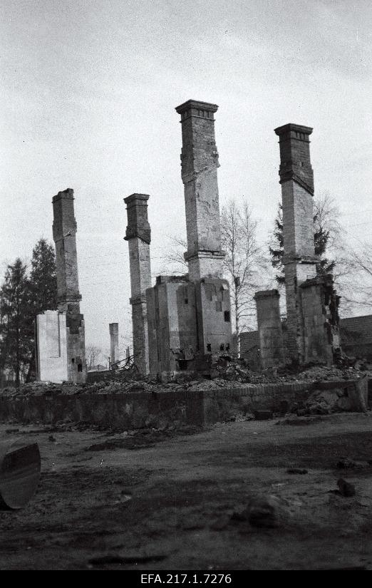 The ruins of the residential building of railway officials.