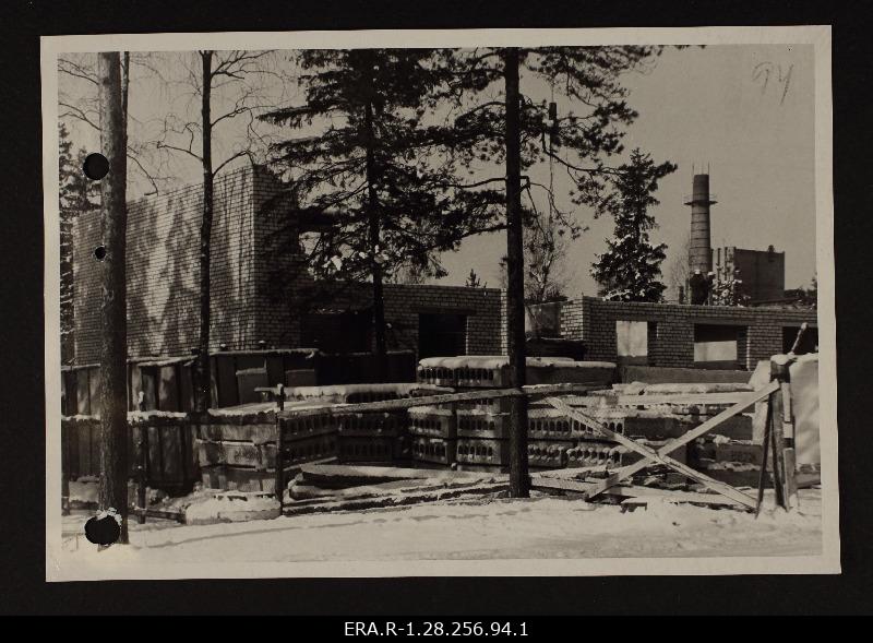 View of the construction of the apartment building in Oru settlement