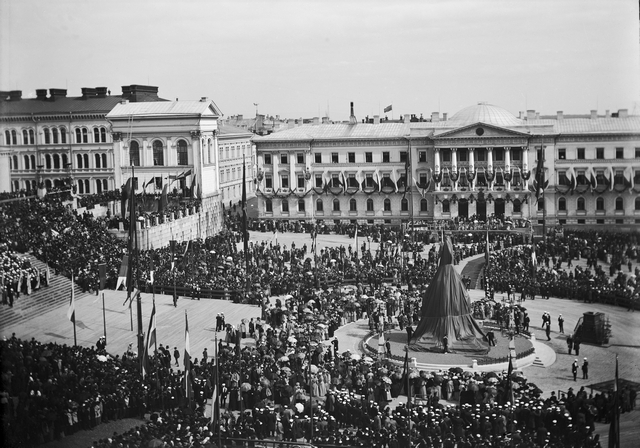 Exposing the Statue of Alexander II on April 29, 1894.