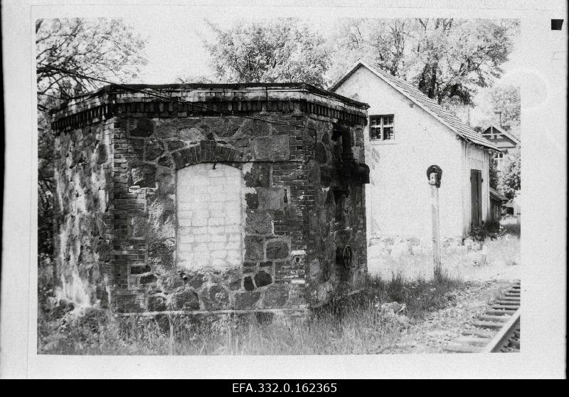 The preserved part of the water tower of the Surju railway station.