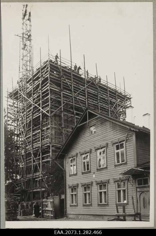 Construction of the water tower in Tartu Teacher Street, at the front of the Teacher's tn 7 residential building