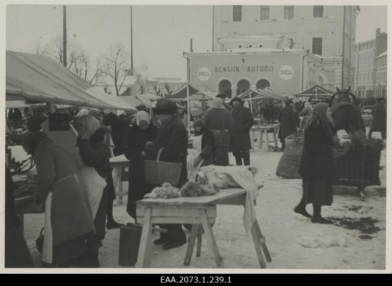 Trade in Tartu meat market, then Shelli gas station