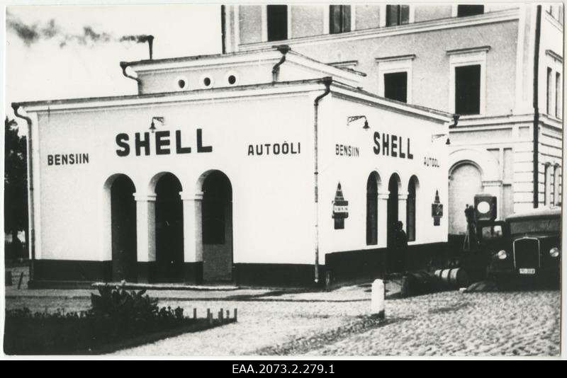 Shelli gas station in the city centre of Tartu