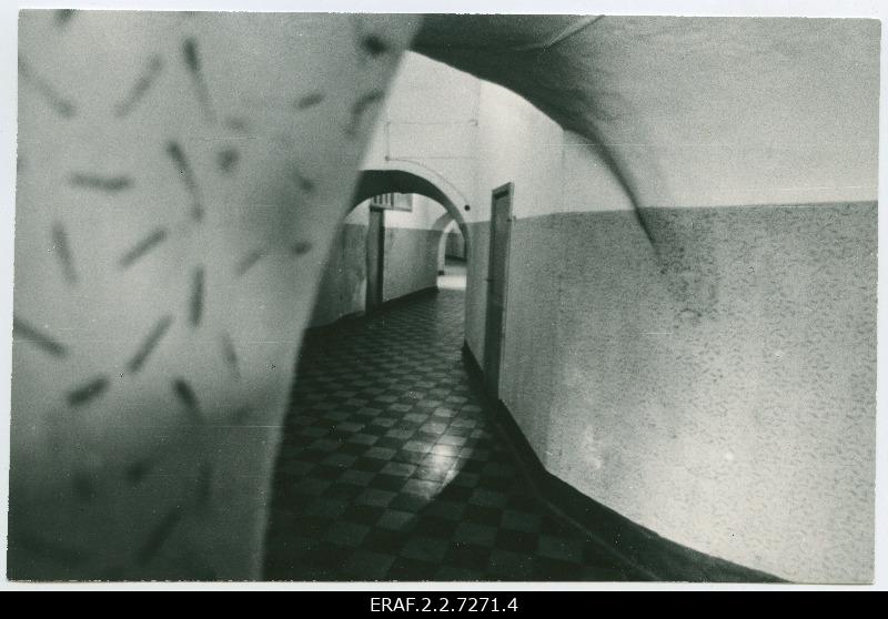 Patarei vangla (Keskvangla) sisevaade koridori. Pildistatud, kui filmiti Kaljo Kiisa 1924.a detsembri sündmustest rääkivat filmi "Surma hinda küsi surnutelt"