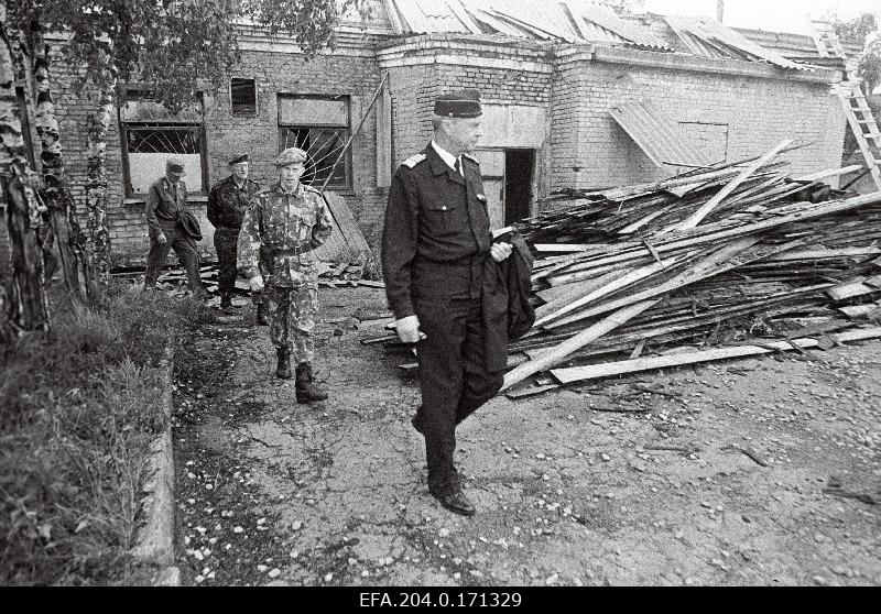 Head of the Finnish Defence Forces delegation and Commander-in-Chief of the Defence Forces, Admiral Jan g. Klenberg (former) in Paldiski.