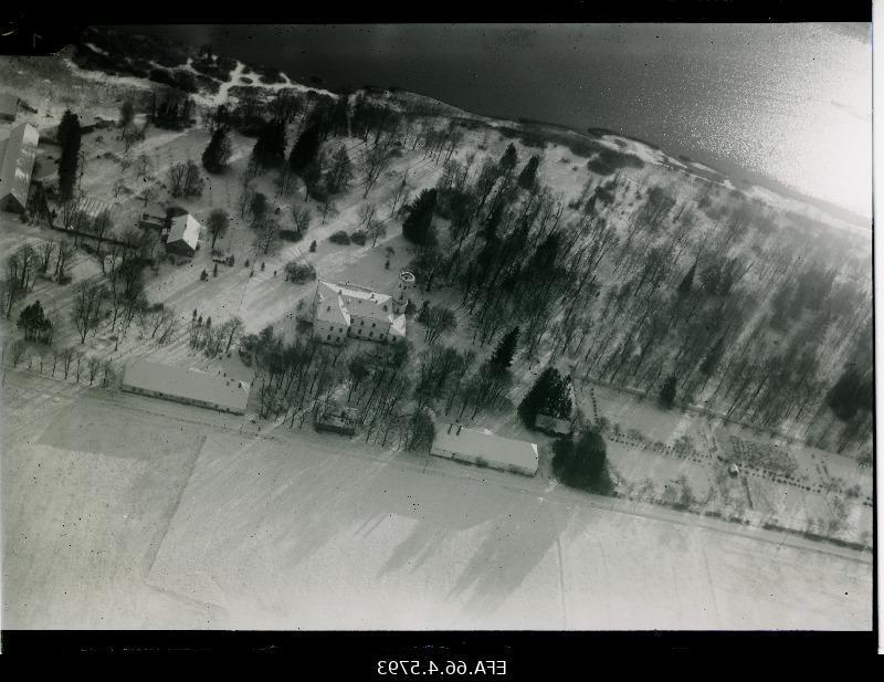 Single Air Force soldier no. 1 Aerophoto made by a flight observer. Väinjärve primary school