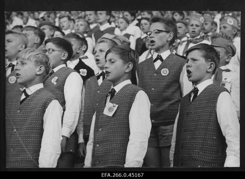 Poistechoirs at the 16th General Song Festival of the Estonian Soviet Union in 1965.