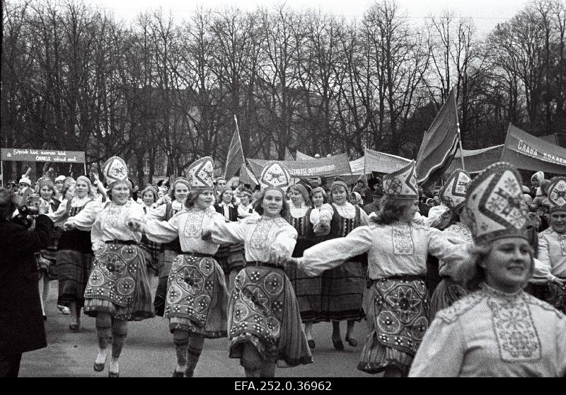 Folk dancers at the 46th anniversary demonstration of the Great Socialist October Revolution.