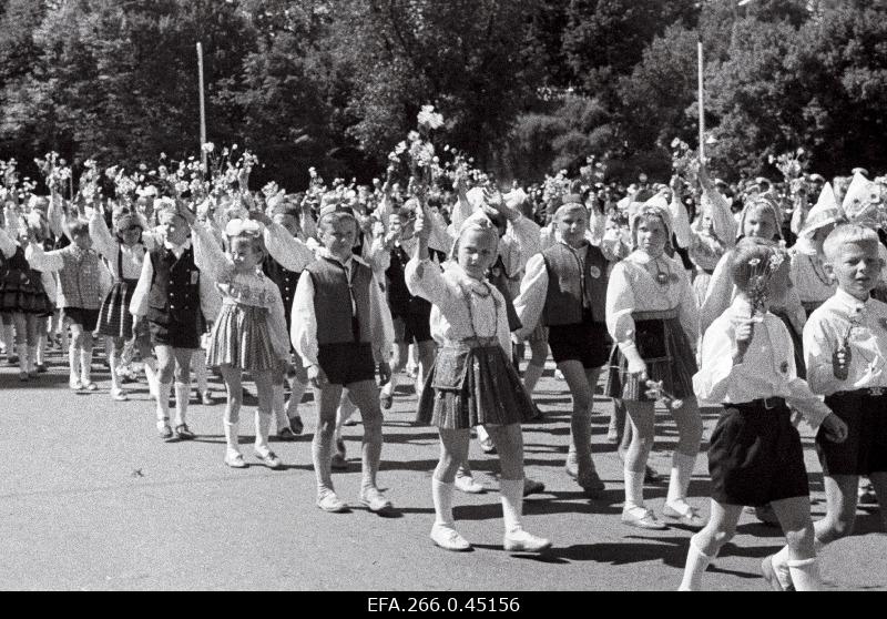 Mudilasores in the 16th general singing party train run in 1965.