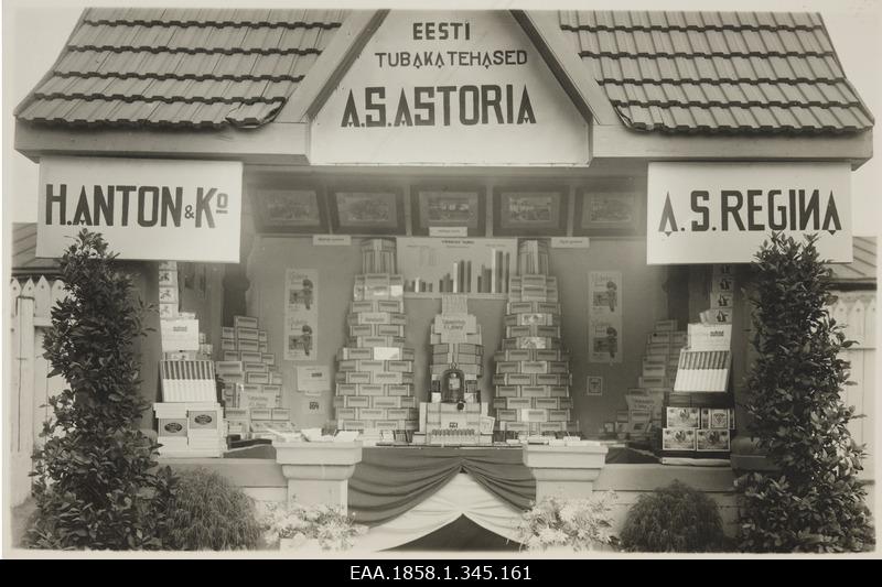 At the exhibition of the pavilion of Estonian tobacco plants: h. Antok, a.s. Astoria, a.s. Regina.