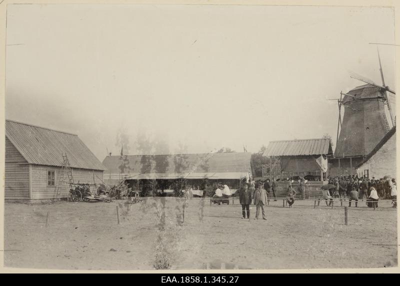 View of the agricultural exhibition and whisper on Puiestee Street in Tartu