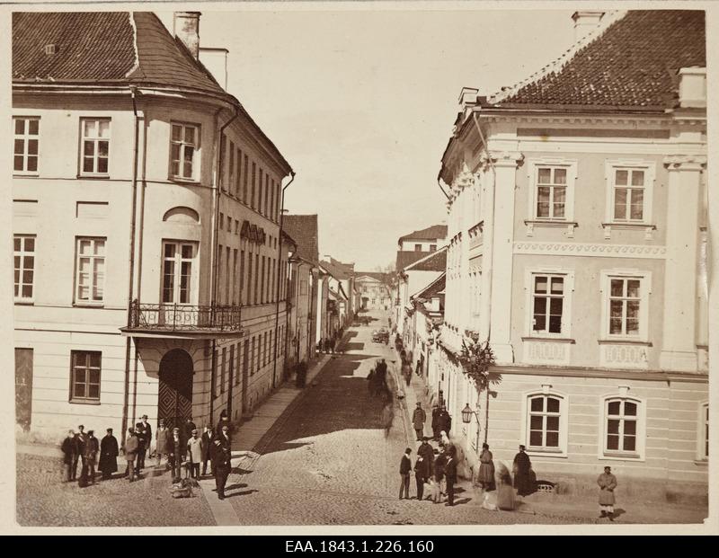 View on Rüütli Street by the Raekoja square