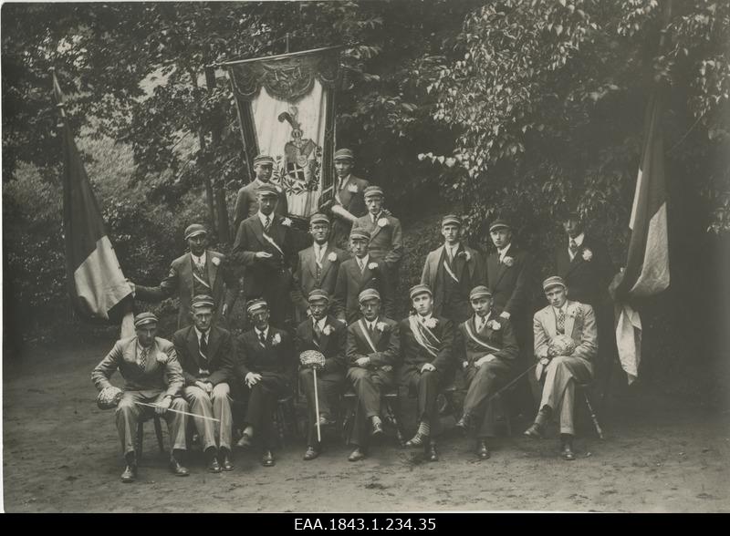 Company "Estonia" member group picture with Hermann von Pezold on the 111th anniversary of the company