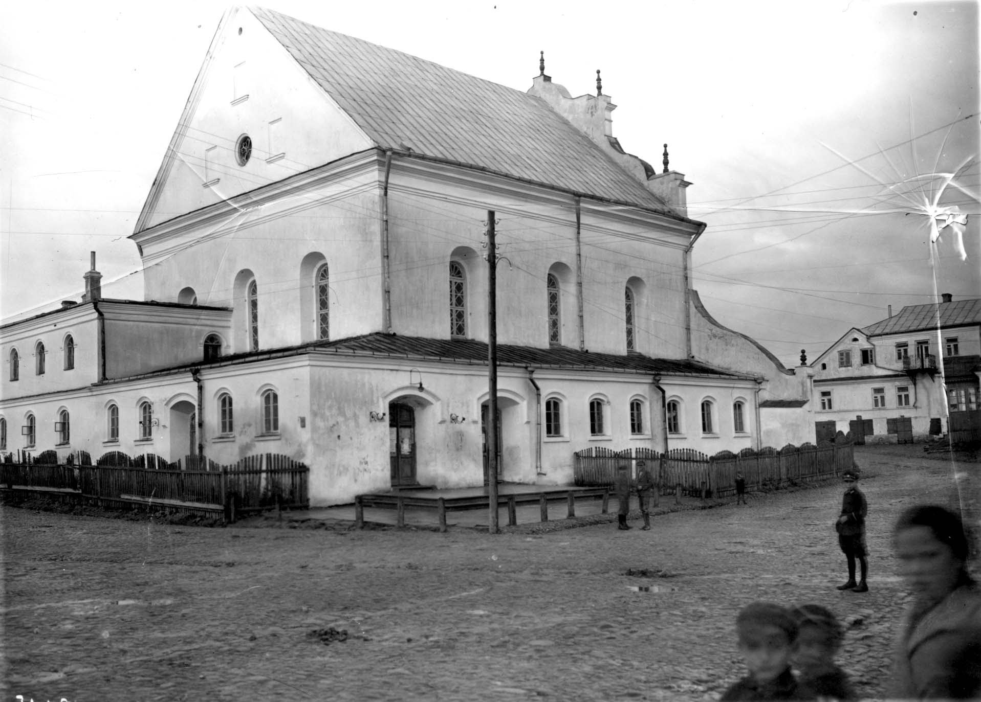 Słonim, Školny Dvor, Vialikaja synagoga. Слонім, Школьны Двор, Вялікая сынагога (1920) - lang