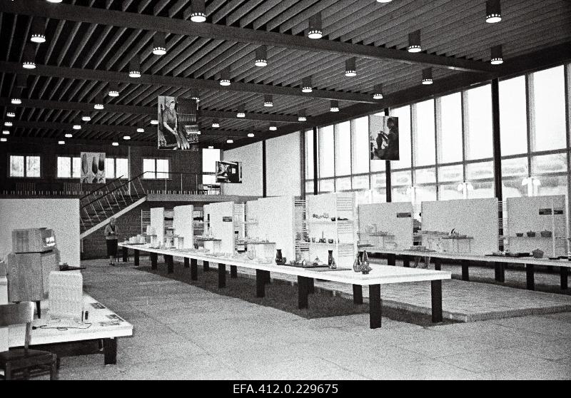 Exhibition-review of household goods and cultural goods in Lillepaviljon.
