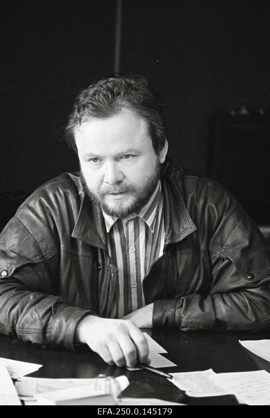 Chairman of the Estonian Soviet Union of Artists Ando Keskküla.
