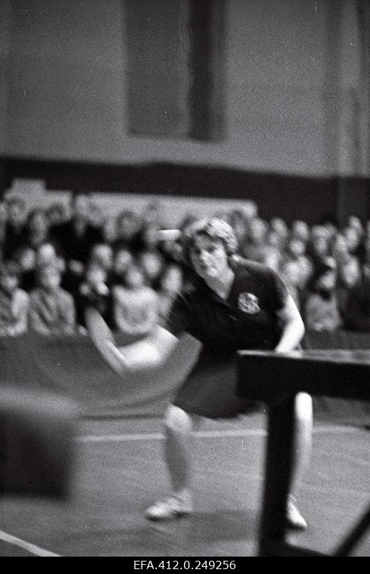 Soviet Union Championships in Table Tennis. Signe Paisjärv in the game hall.