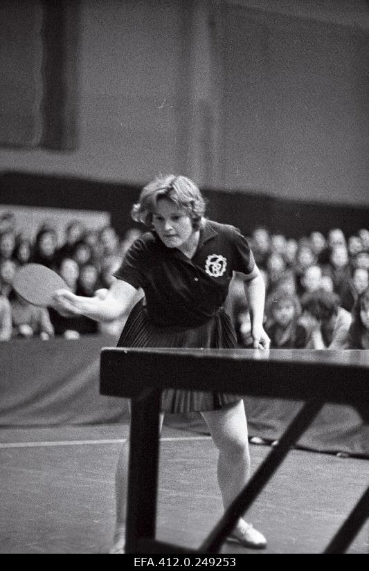 Soviet Union Championships in Table Tennis. Signe Paisjärv in the game hall.