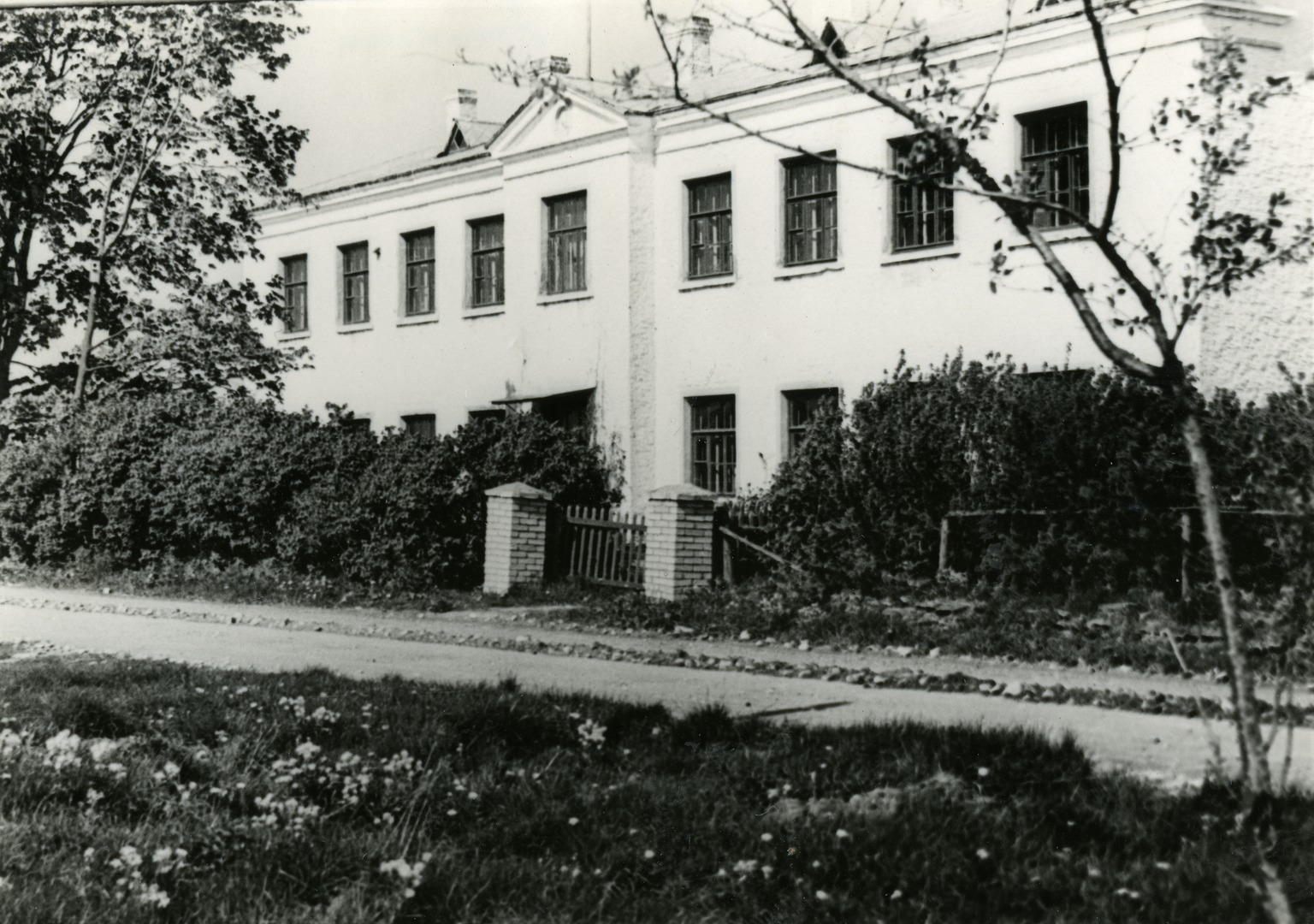 Lääne-Viru county Annikvere 8-kl School building