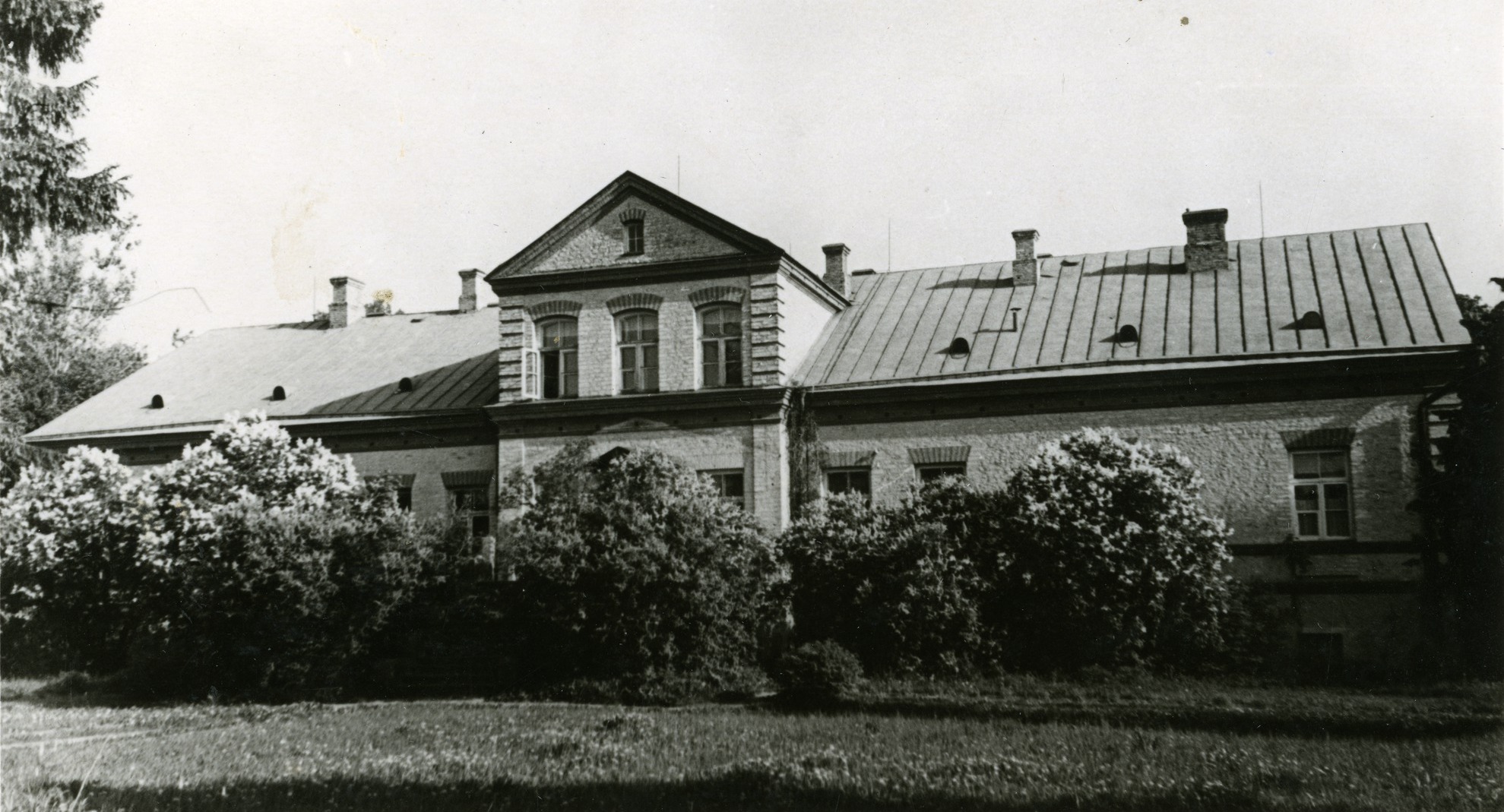 Adavere 8-kl School buildings
